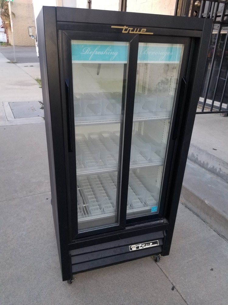 USED     2 Glass Door Merchandiser