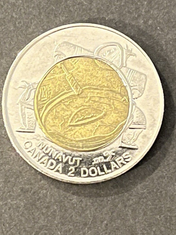 CANADIAN 2 DOLLAR COIN