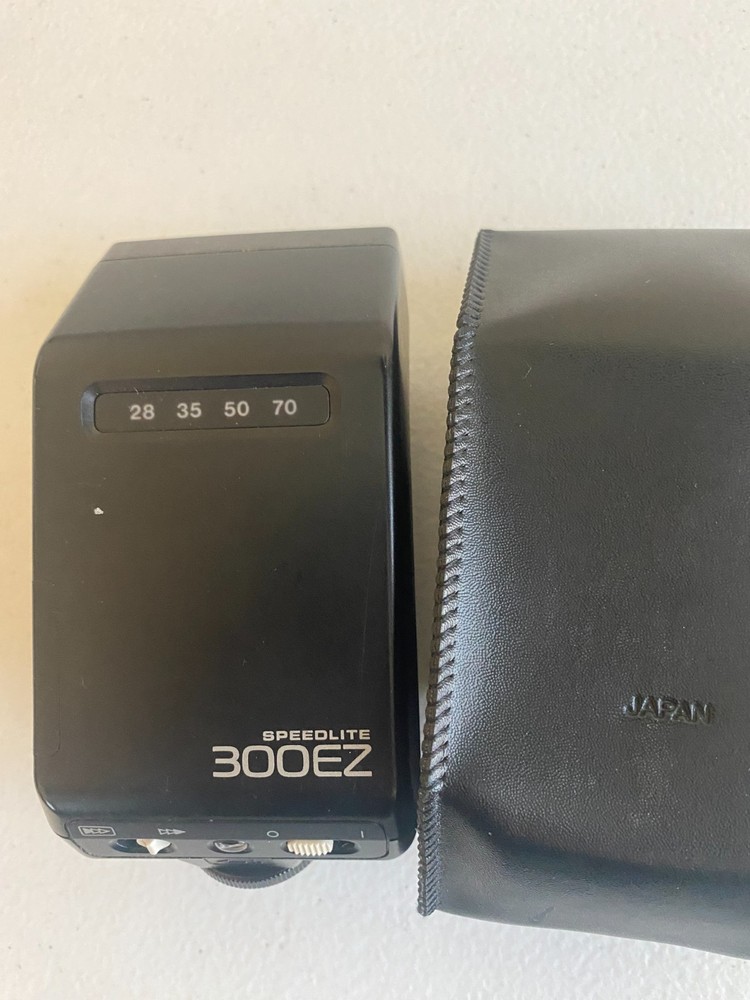 Canon Flash unit plug-in flash Canon Z300E flashlight