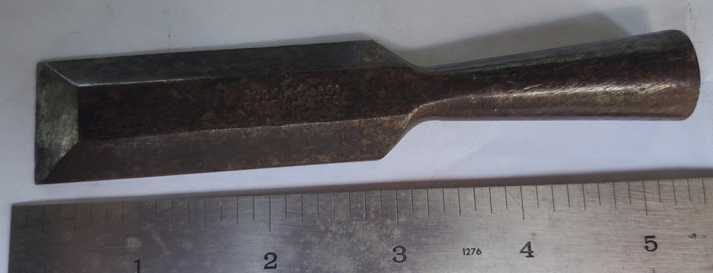 VINTAGE  BUCK BROS 7/8"  Bevel Edge Socket CHISEL
