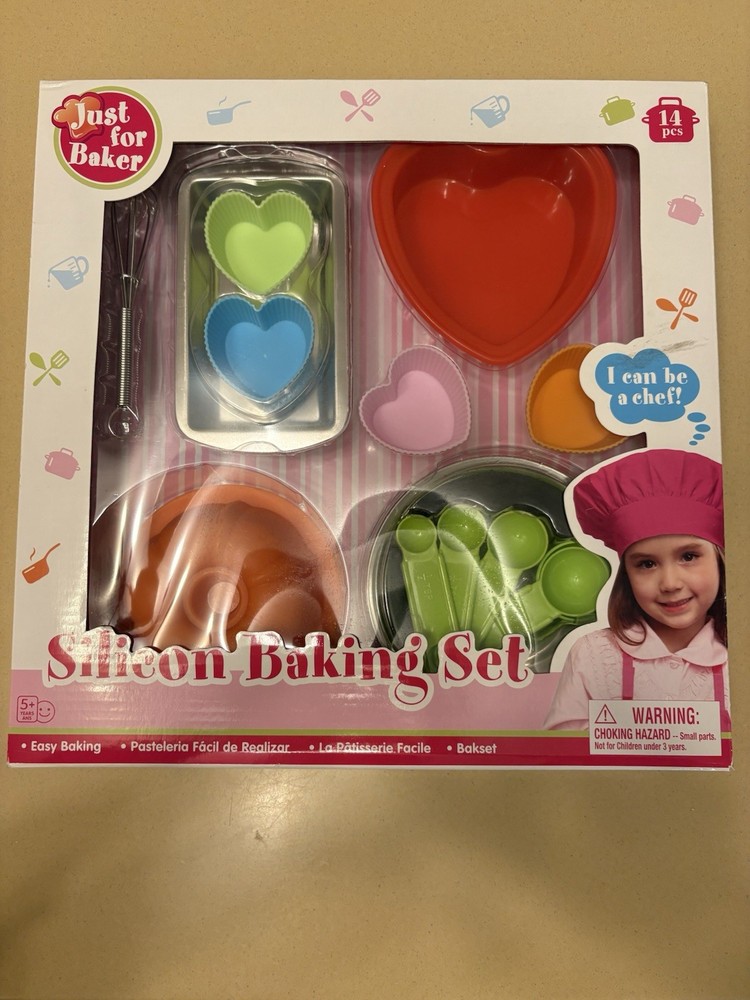 JUST FOR BAKER**SILICON BAKING SET**5+ YEARS**NIB