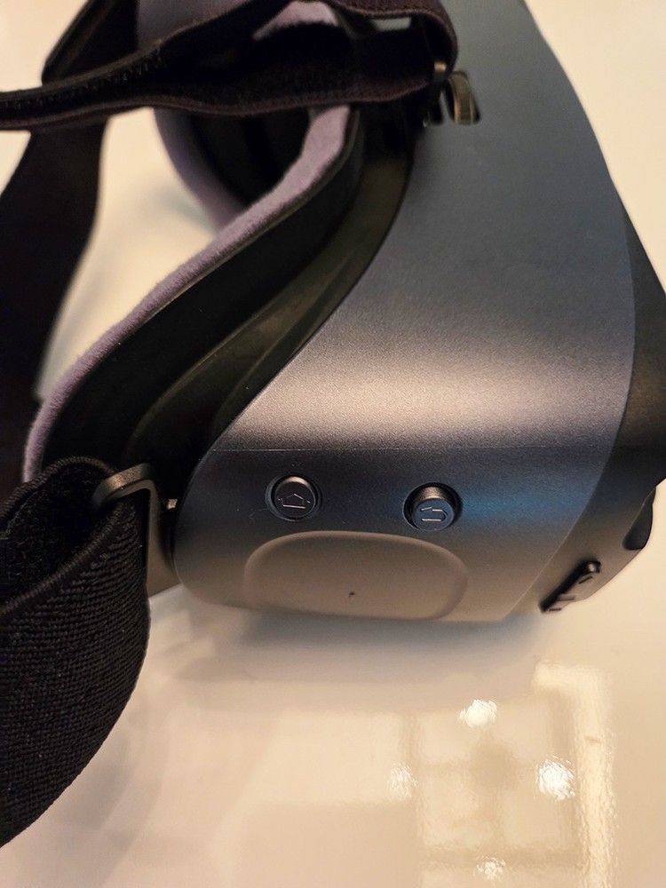 Samsung SMR324 Gear VR with Controller - Black