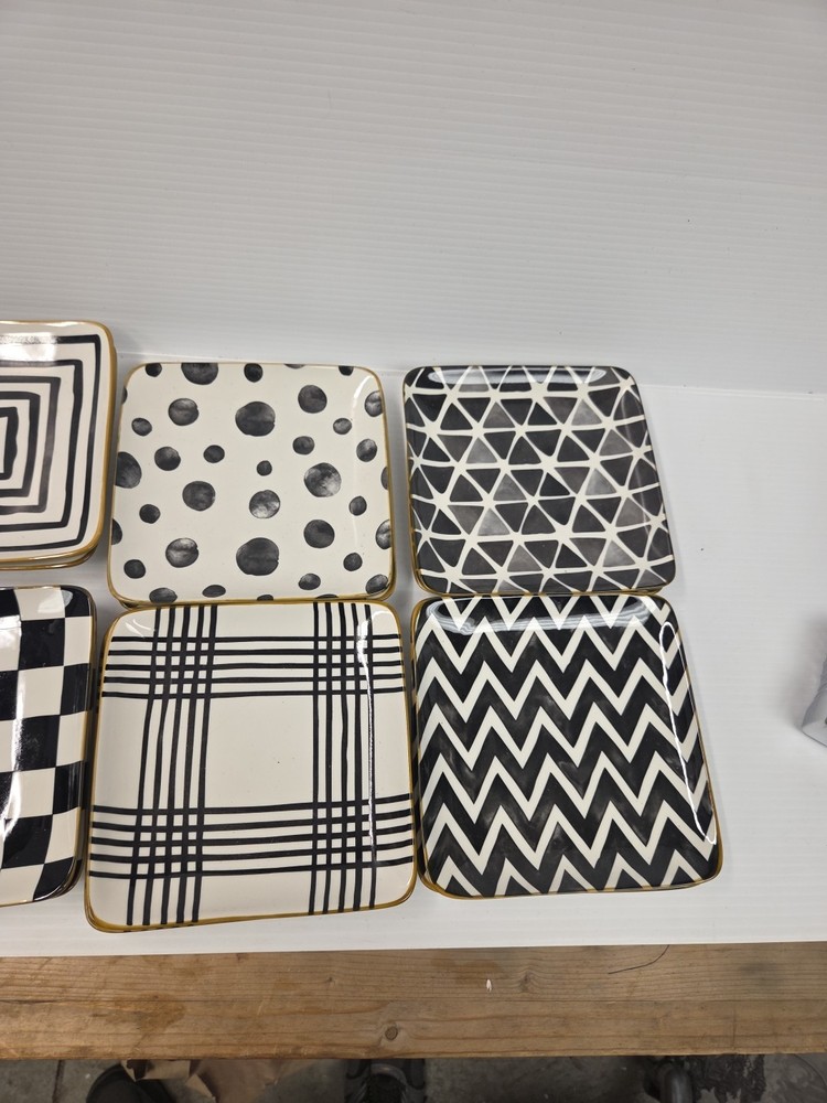 7"-Over and back Appetizer Square Plates Set Of 6 Stack Black& White
