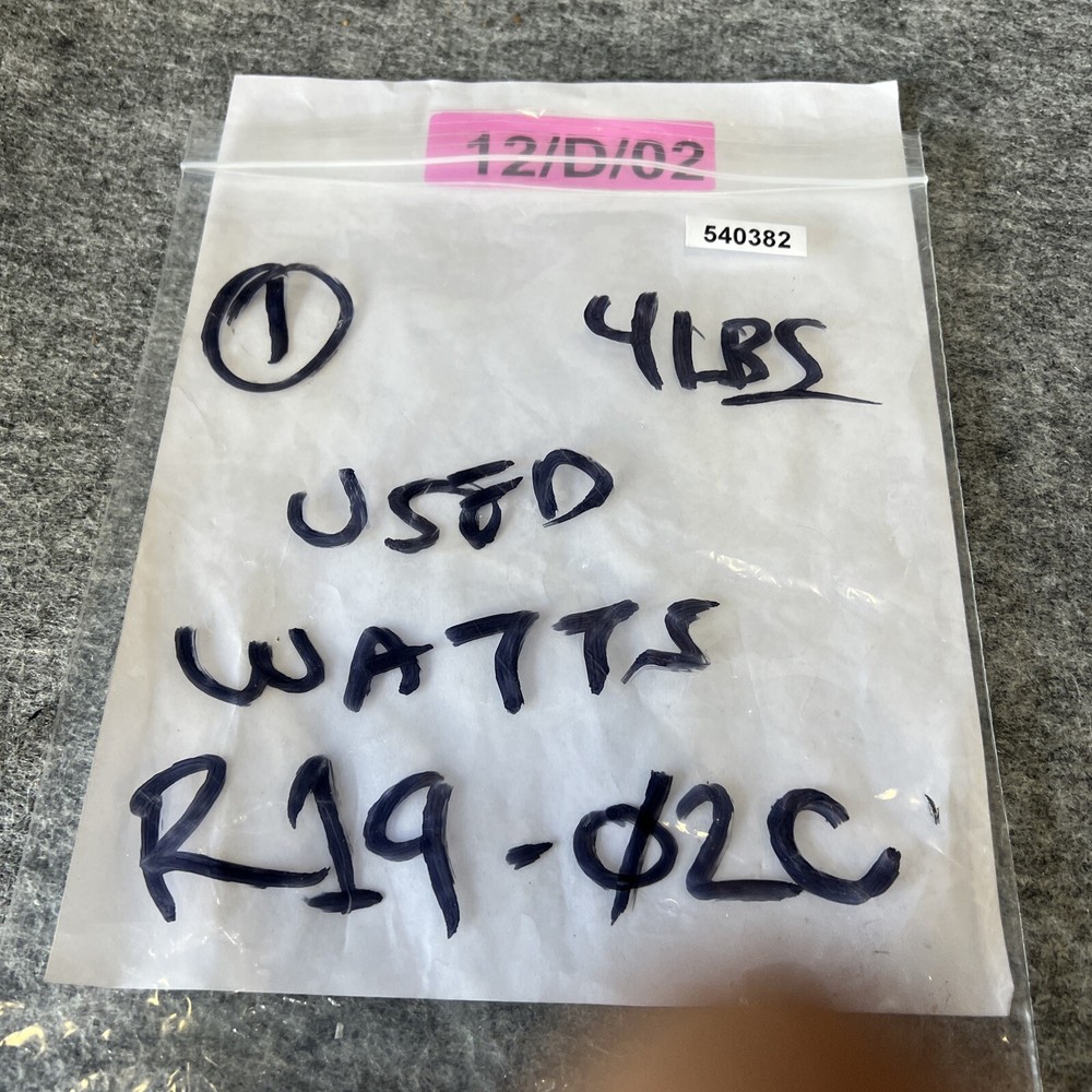 Watts R119-02C General Purpose Air Regulator Used