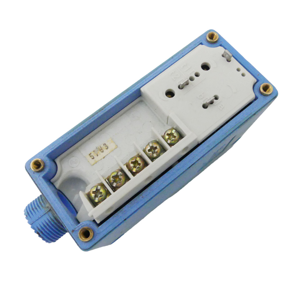 SICK WT30-22 retro-reflective light sensor -used-