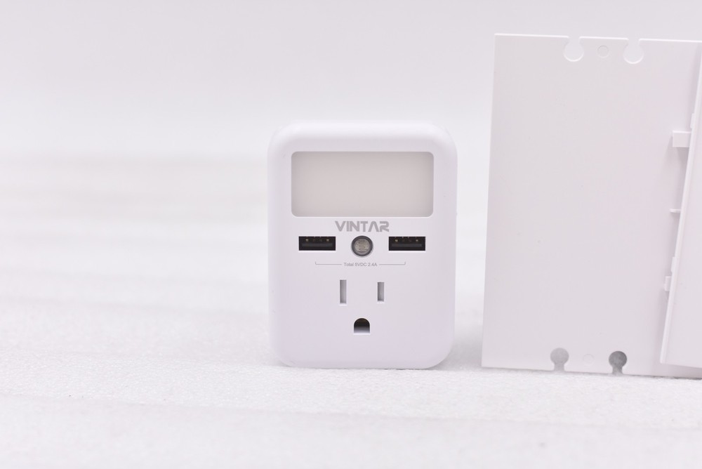 Vintar Wall Outlet Extender w/ USB - White