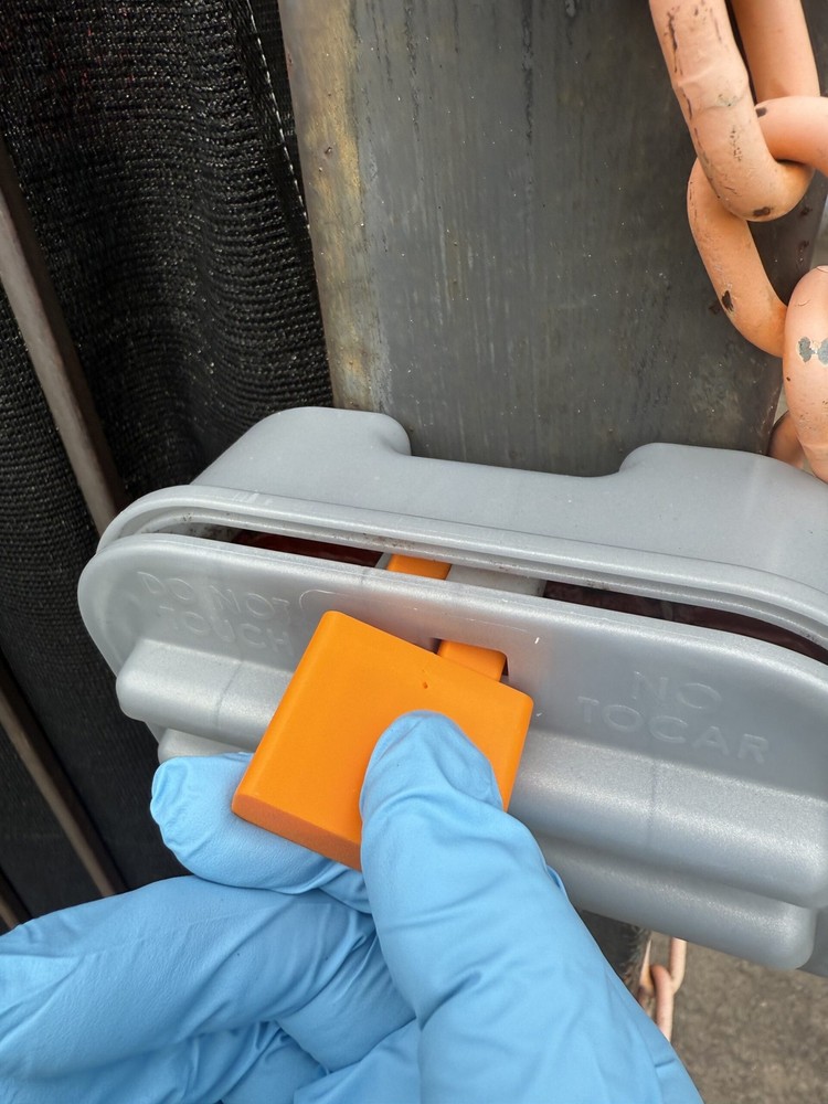 EZ-Klean Rodent / Fly Station Key (5 Pack) – Model E Replacement Access Key b...