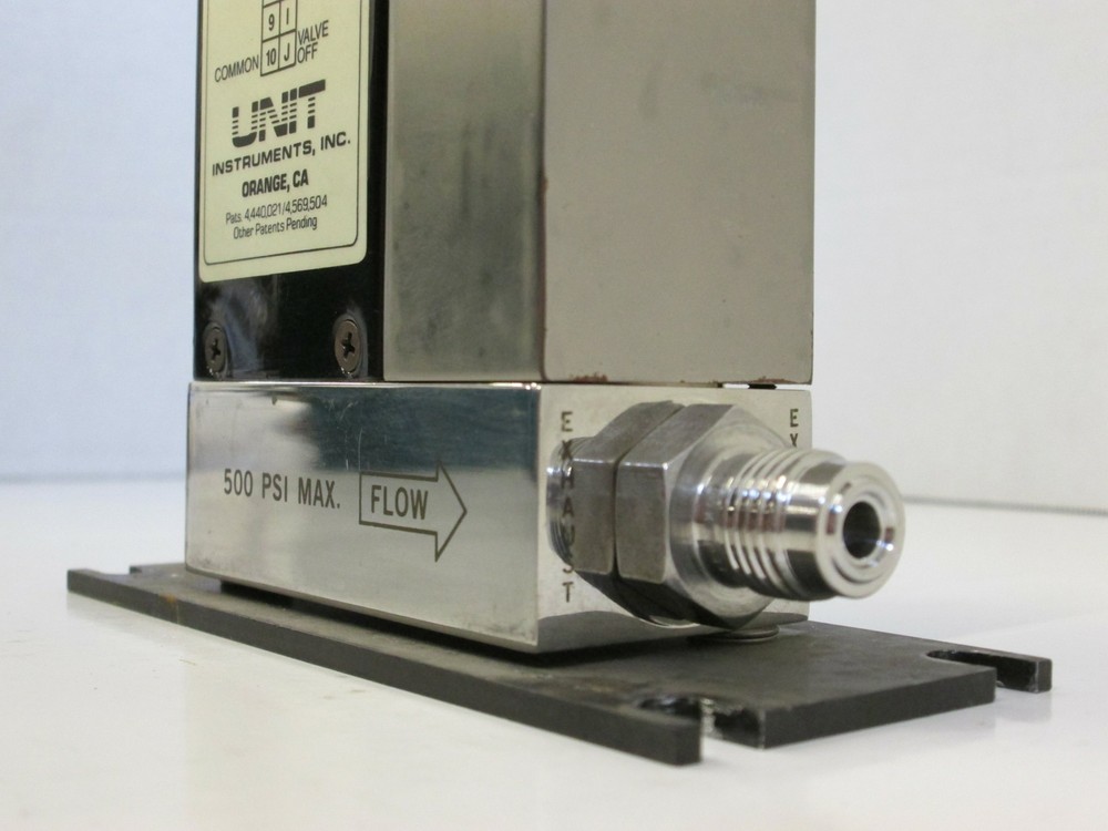 Unit UFC-1200 Mass Flow Controller, Gas- H2, Range- 20 SLPM, Used