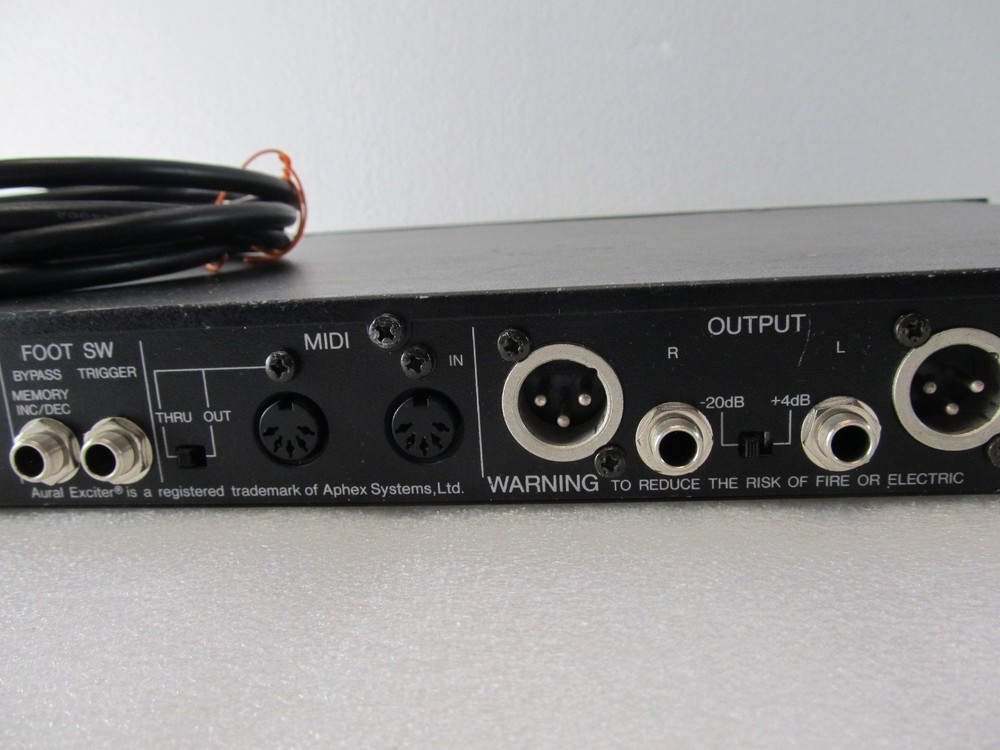 Yamaha SPX990 Professional Multi-Effect Processor Rack Mountable