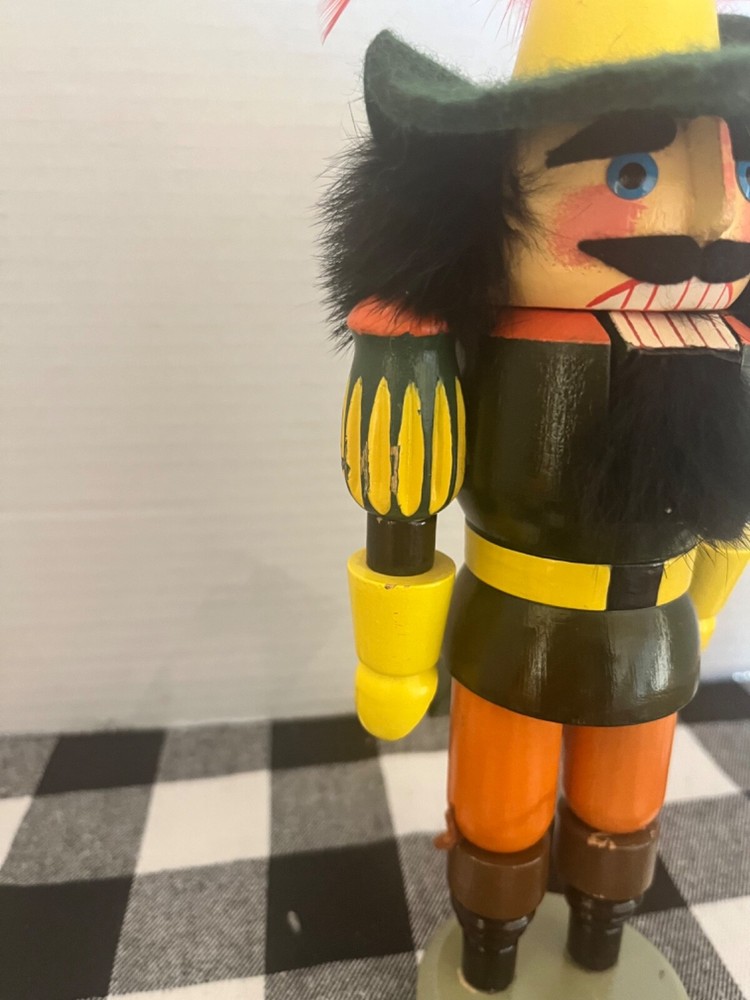 Vintage /Nutcracker/ 9"/