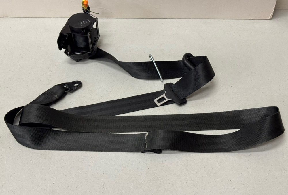 Ford Focus 2012-2014 Front Left Driver Side Seat Belt Retractor OEM