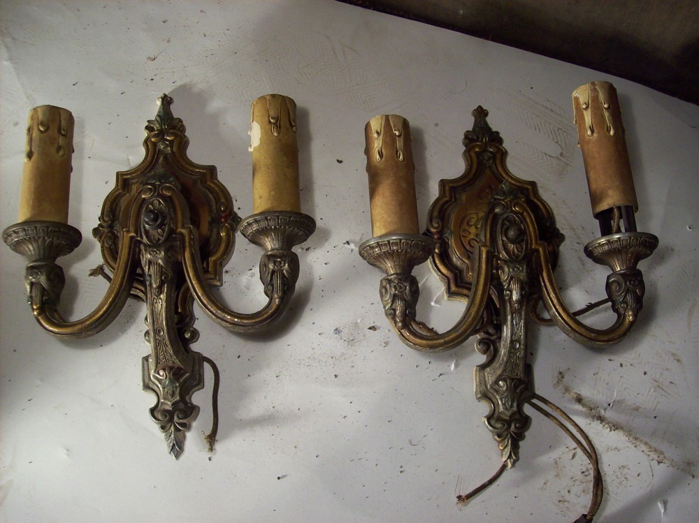 2 matching ornate painted sconces  (L 112)