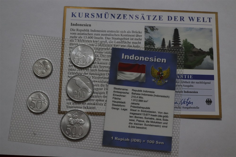 🧭 🇮🇩 INDOENSIA MINT SET WITH COA B71 #285