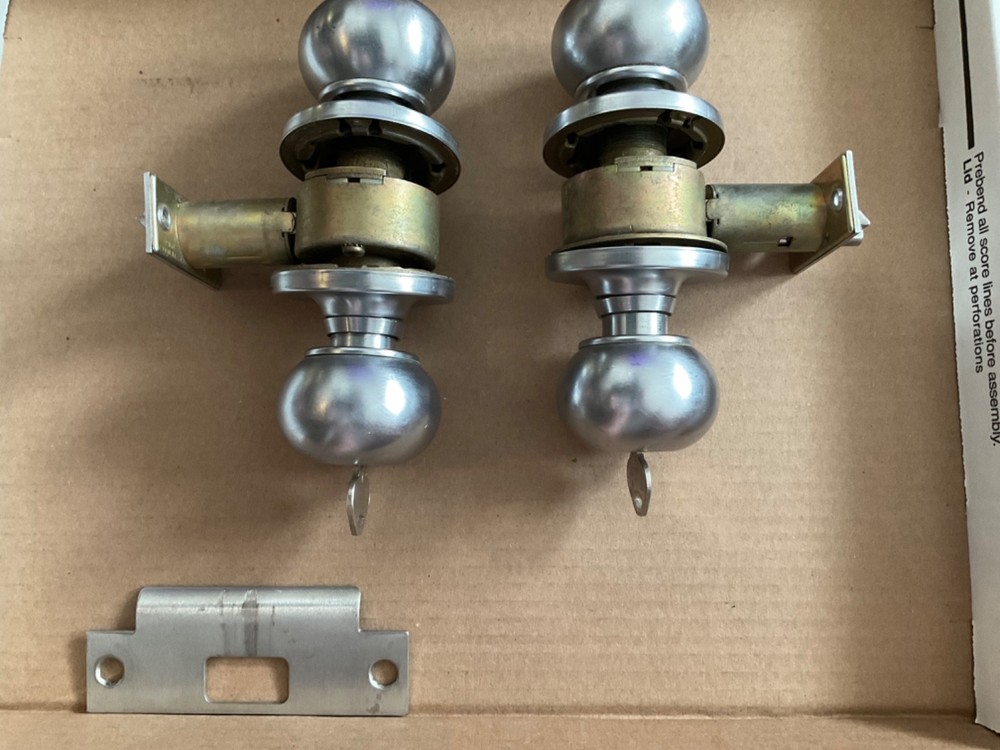 Russwin Stilemaker Knob Locks (2)