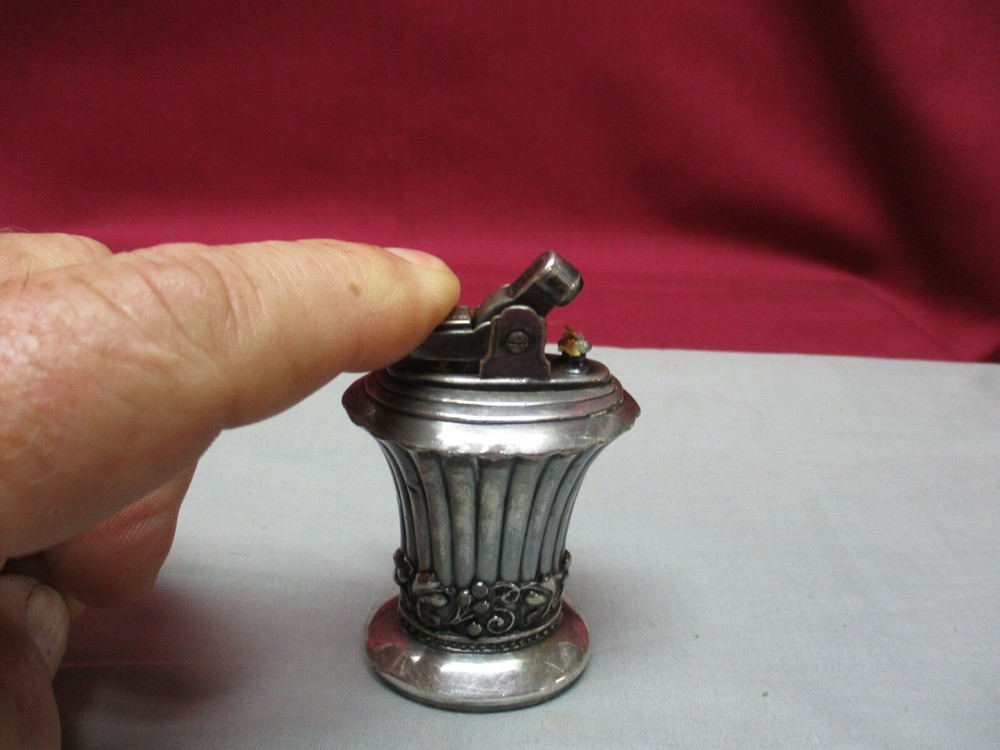 Vintage 1947 Ronson "NEWPORT" Lighter