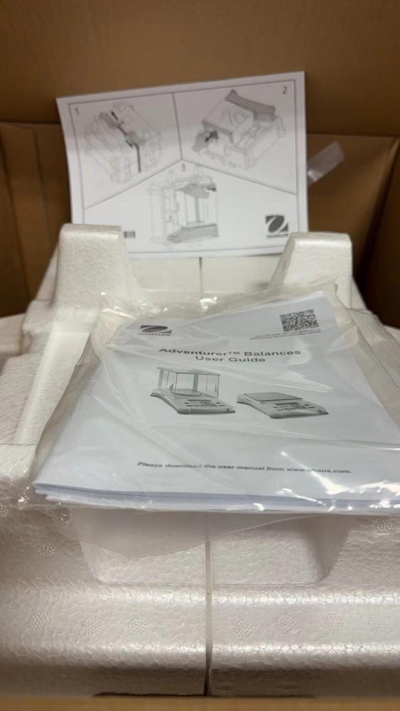 Ohaus AX124/E Adventurer AX Analytical Balance