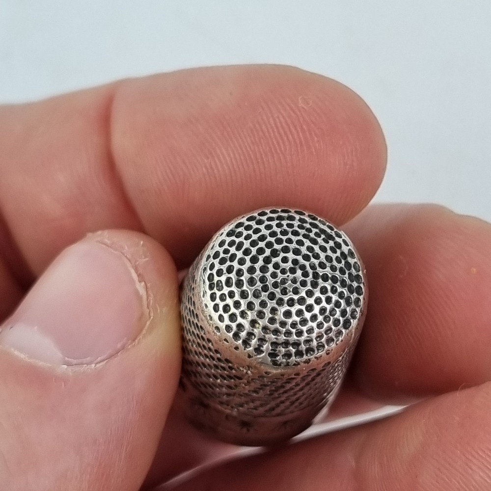 Solid Silver Thimble Sheffield 2002 Carrs Of Sheffield