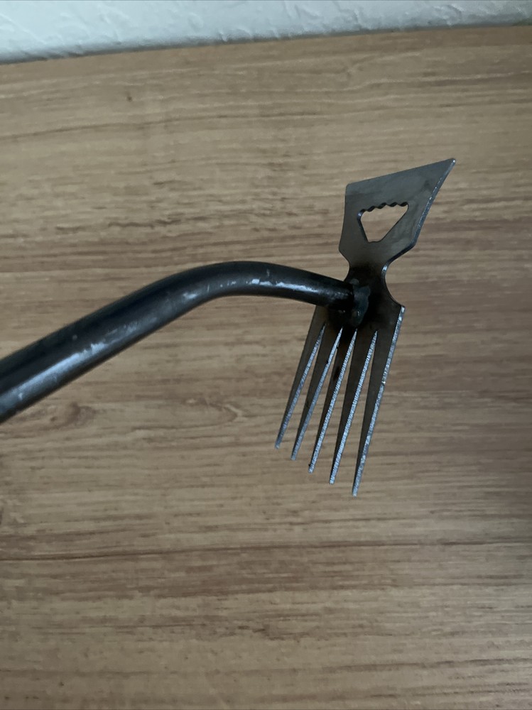 Weed Puller Tool Sharp Weeding Tool High Manganese Steel Grass Root Removal Tool