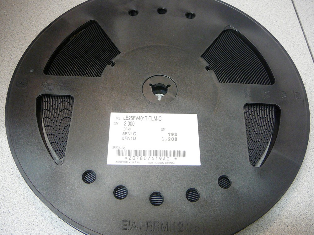 SANYO LE25FV401T 4M (512Kx8Bits) Serial Flash EEPROM SO-8 **NEW**