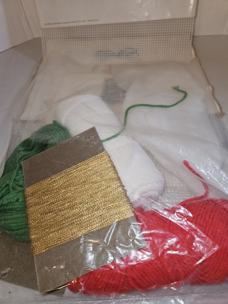 1978 Columbia Minerva Needlepoint Christmas Boxes Open