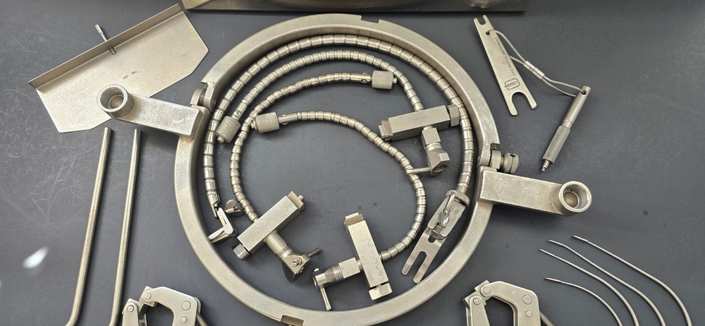 Codman Surgical Budda Halo Neuro Retractor Set with Tray