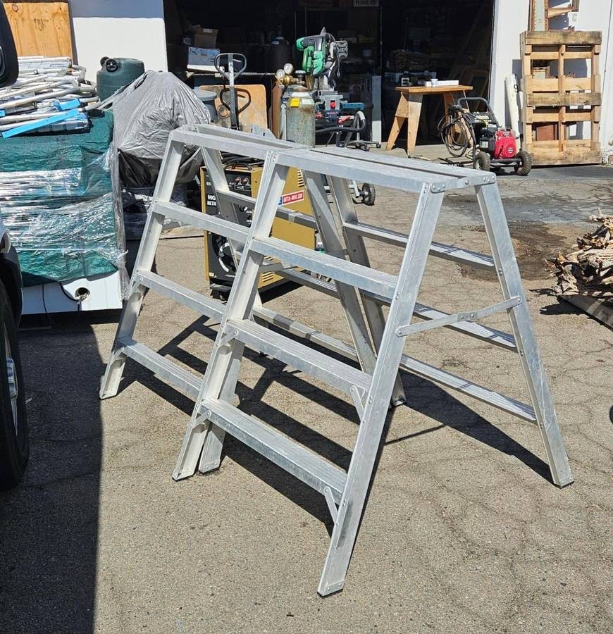 Saw Horse Ladder Platforms (2) Falcon Trigger 48" x 30"