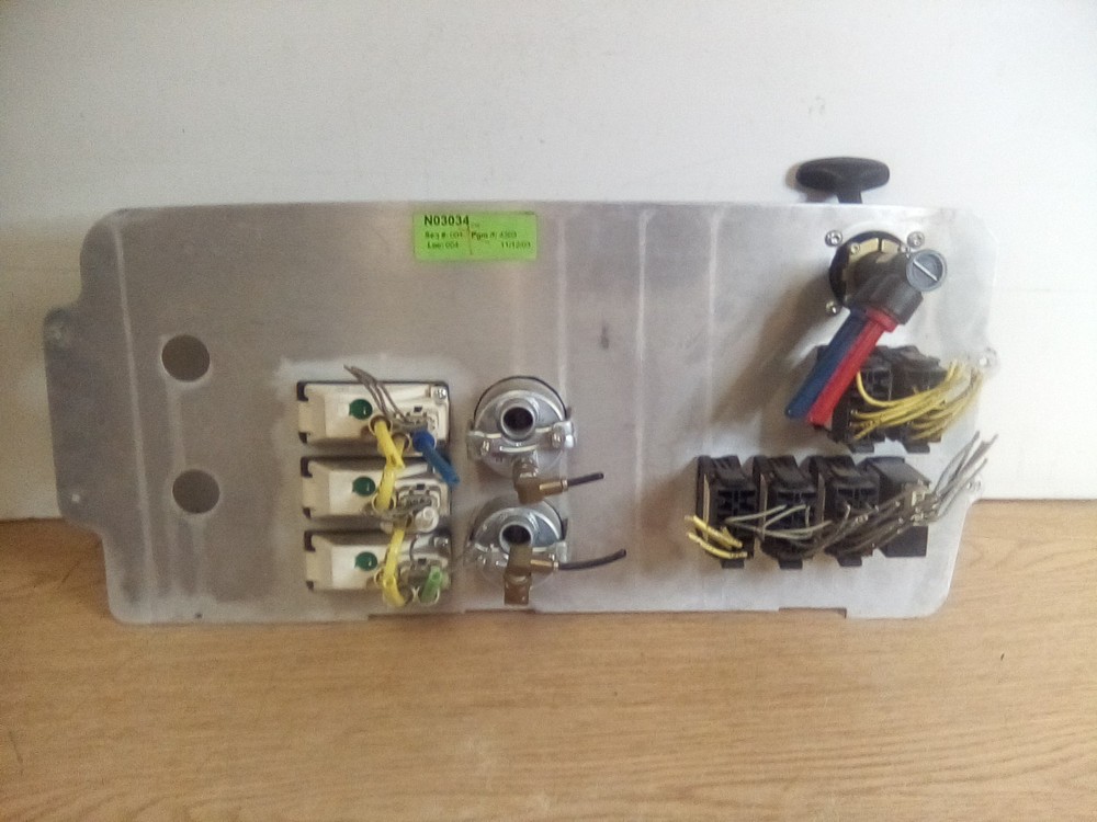 2004 Freightliner Columbia Switch Dash Panel
