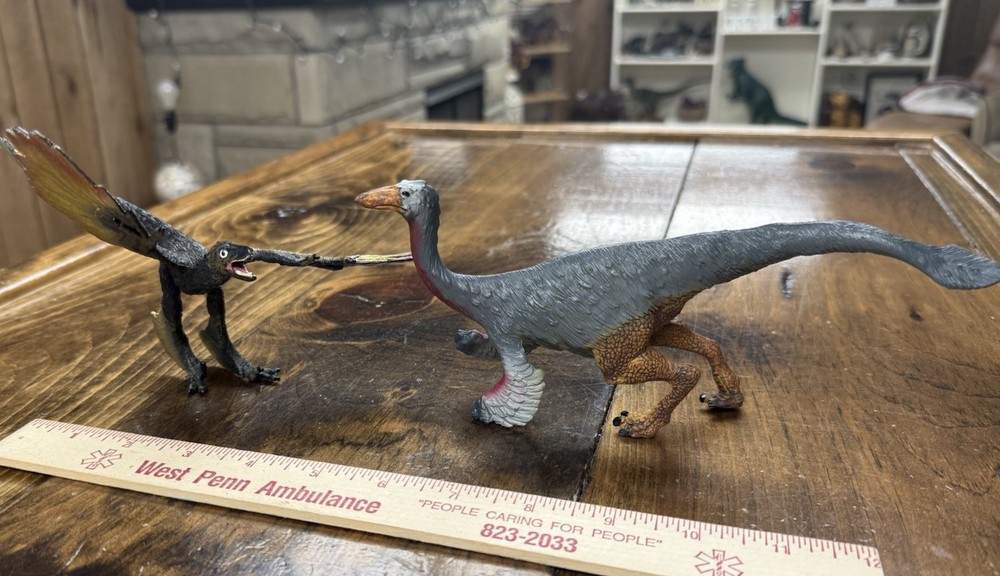 Schleich like Gallimimus dinosaur model