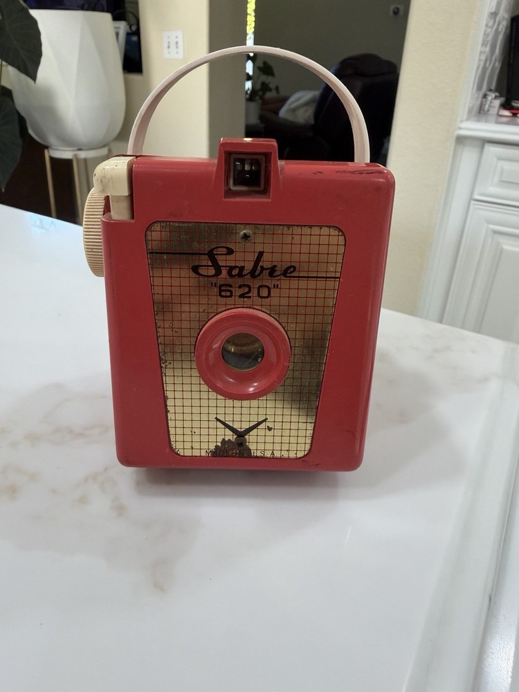 vtg Sabre 620 red Camera