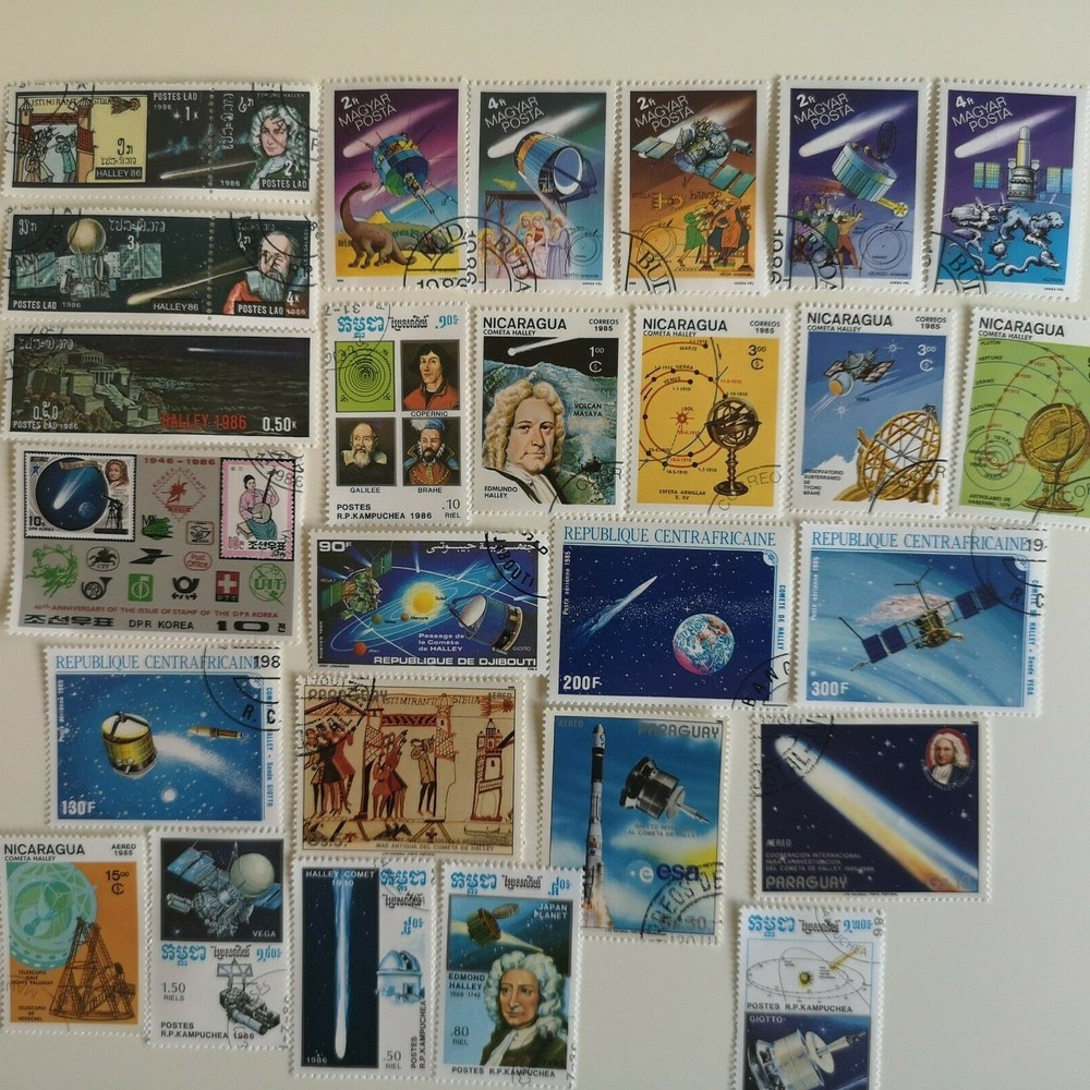 25 Different Halley's Comet on Stamps Collection - Space