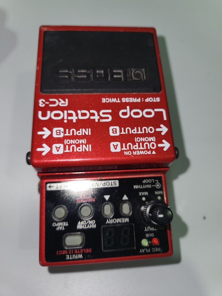 Boss RC-3 Loop Station - Looper Guitar Effect Pedal