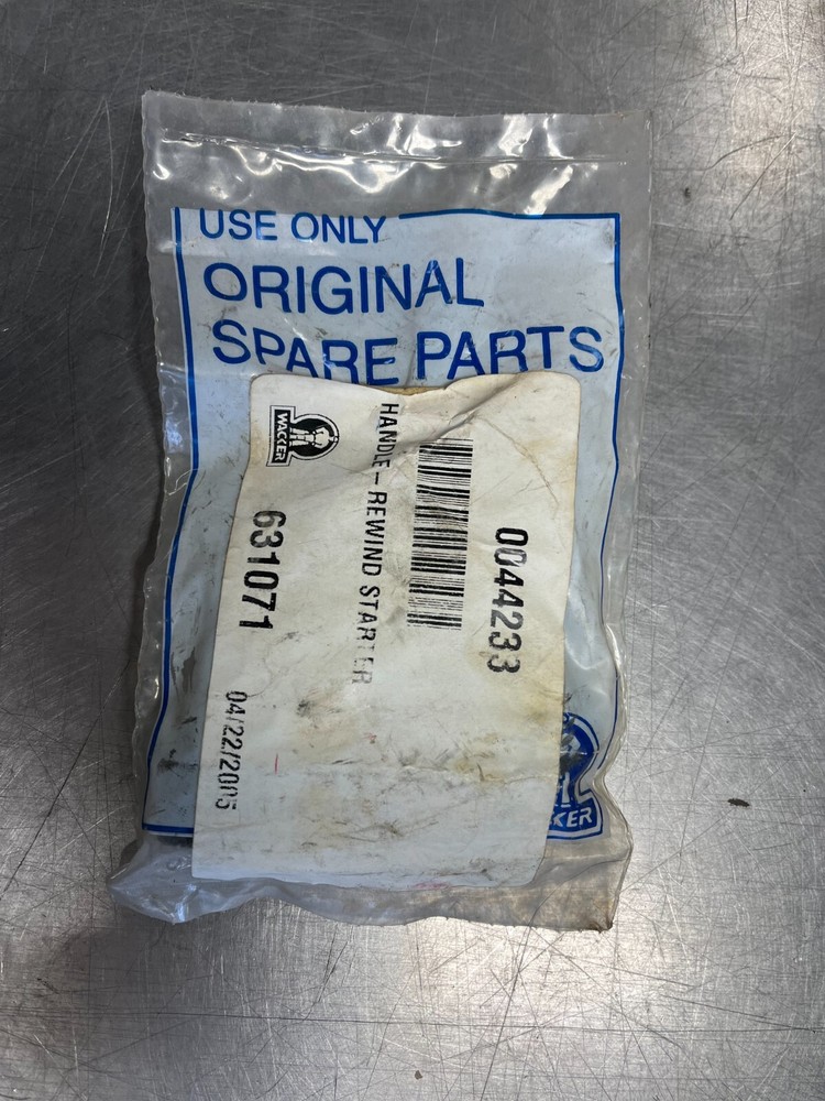 0044233  Genuine OEM  WACKER Neuson  HANDLE REWIND STARTER    44233