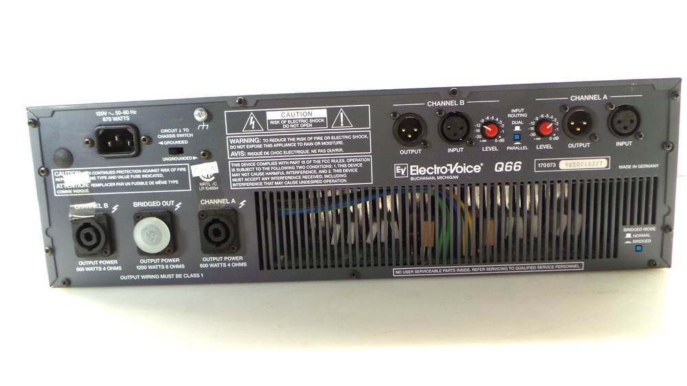Electro-Voice EV Q66 2-Channel Power Amplifier Powers On, Working