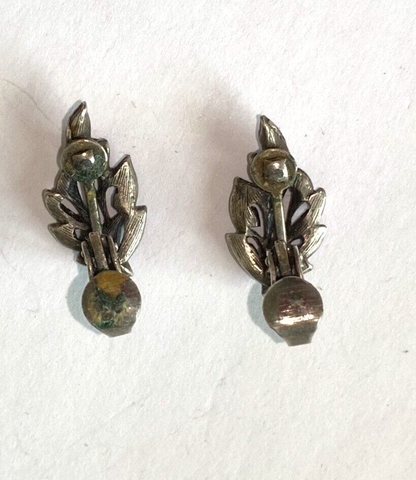VTG PEWTER LEAF EARRINGS CLIP DANGLE 5/8"