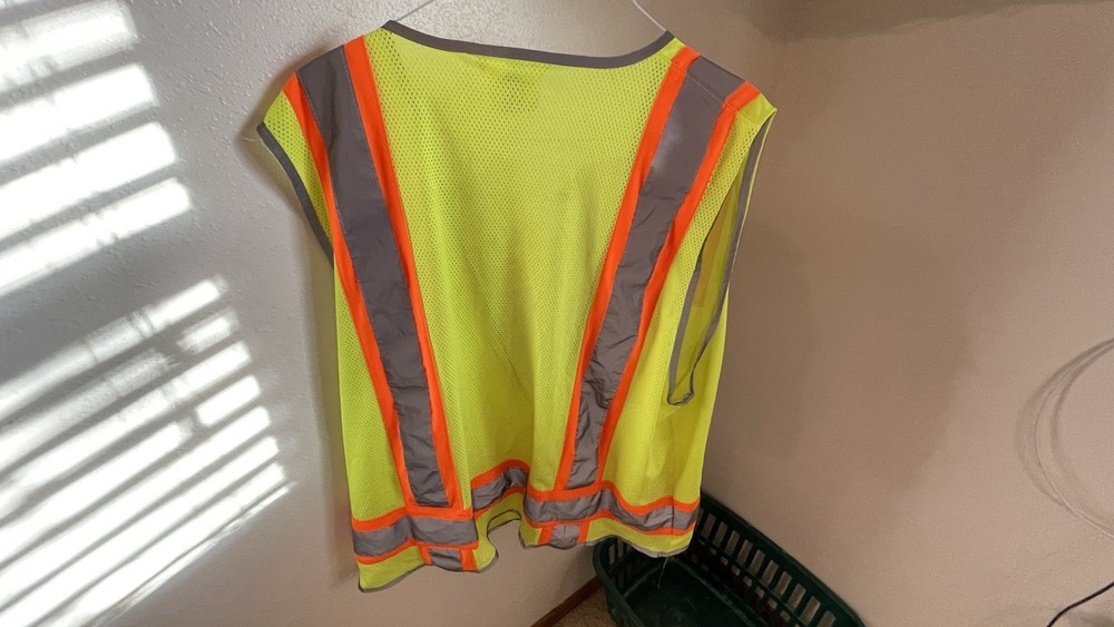 Reflective Vest for Work/Cycle Riding 2XL High Visibility. Polyester Mesh. Nice