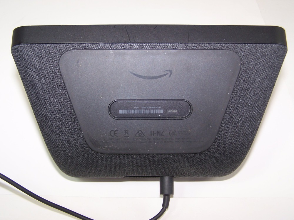 Amazon Echo Show 5 (3rd Generation) Smart Speaker - Charcoal- Pre-Owned. Works