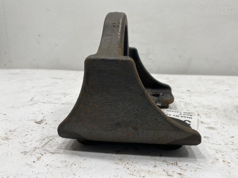 Freightliner MT55 Engine Mount 0126490000 (548-13025)