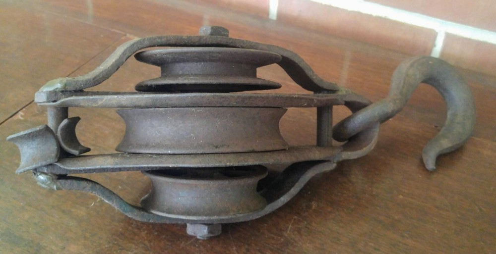 Vintage Antique Cast Iron 3 Wheel Compound Pulley