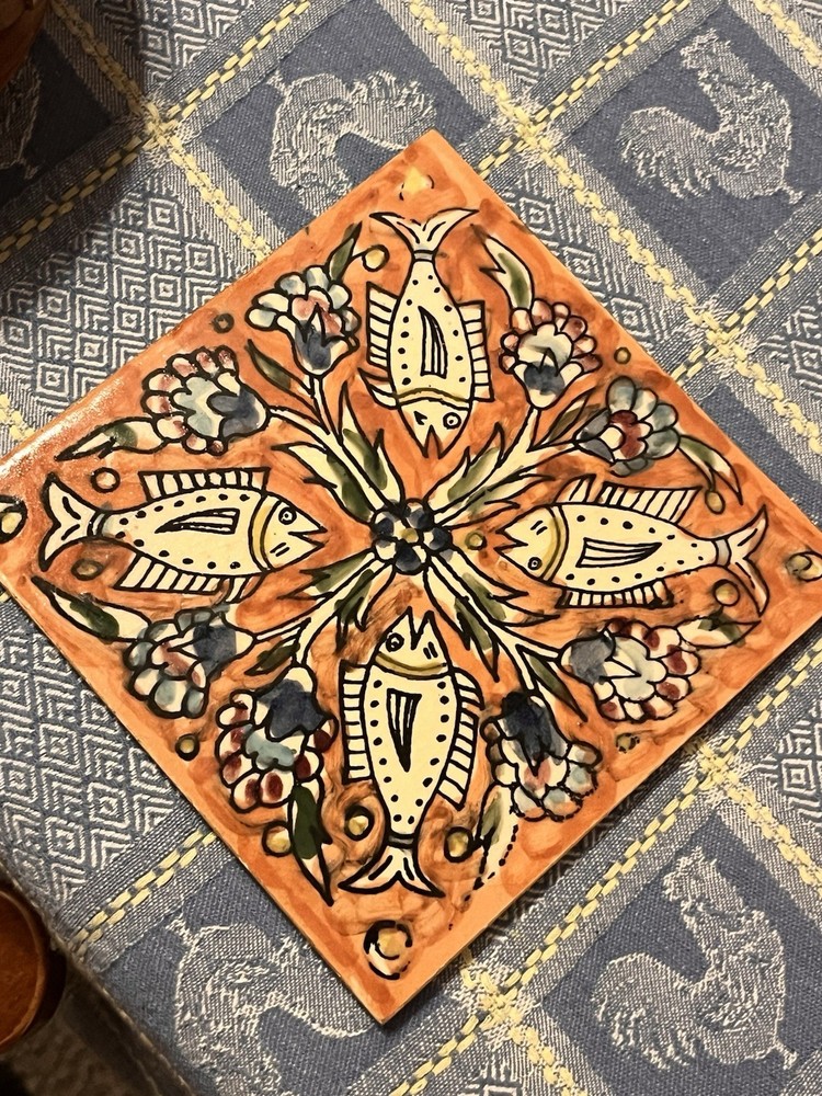 Square Tile With Four Fish