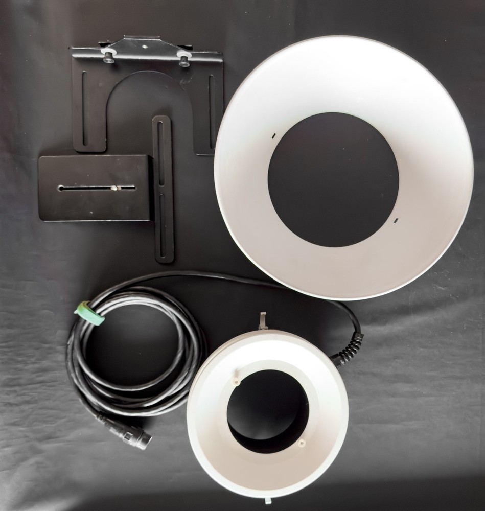 Bowens Ringflash for Dynalite with Camera Mount hardware and diffusor.