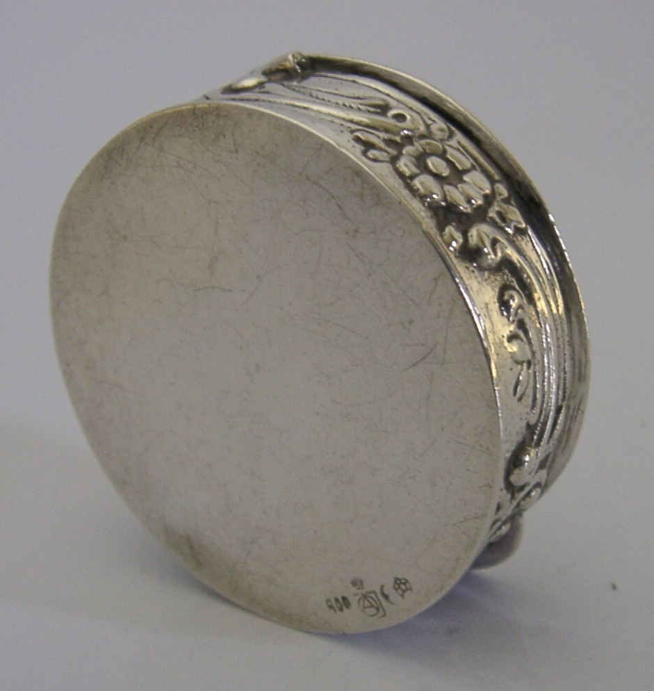 GERMAN SOLID SILVER BOX c1920 ANTIQUE 19th CENTURY SCENE 40g