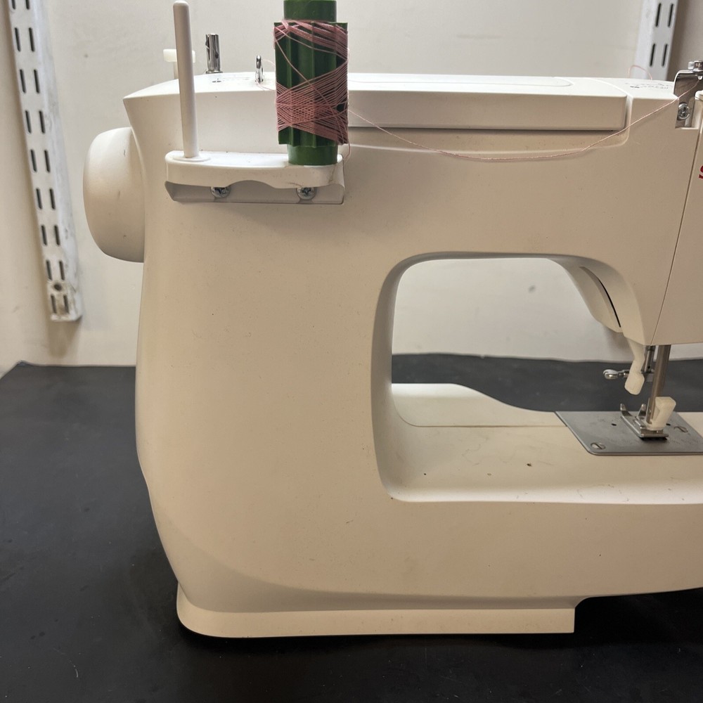 🔥🔥🔥Singer M1500 Sewing Machine - White No Power Supply