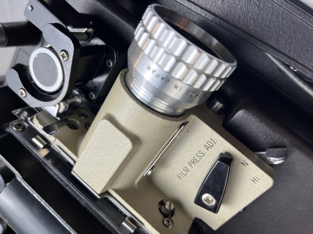 16mm GRAFLEX PROJECTOR