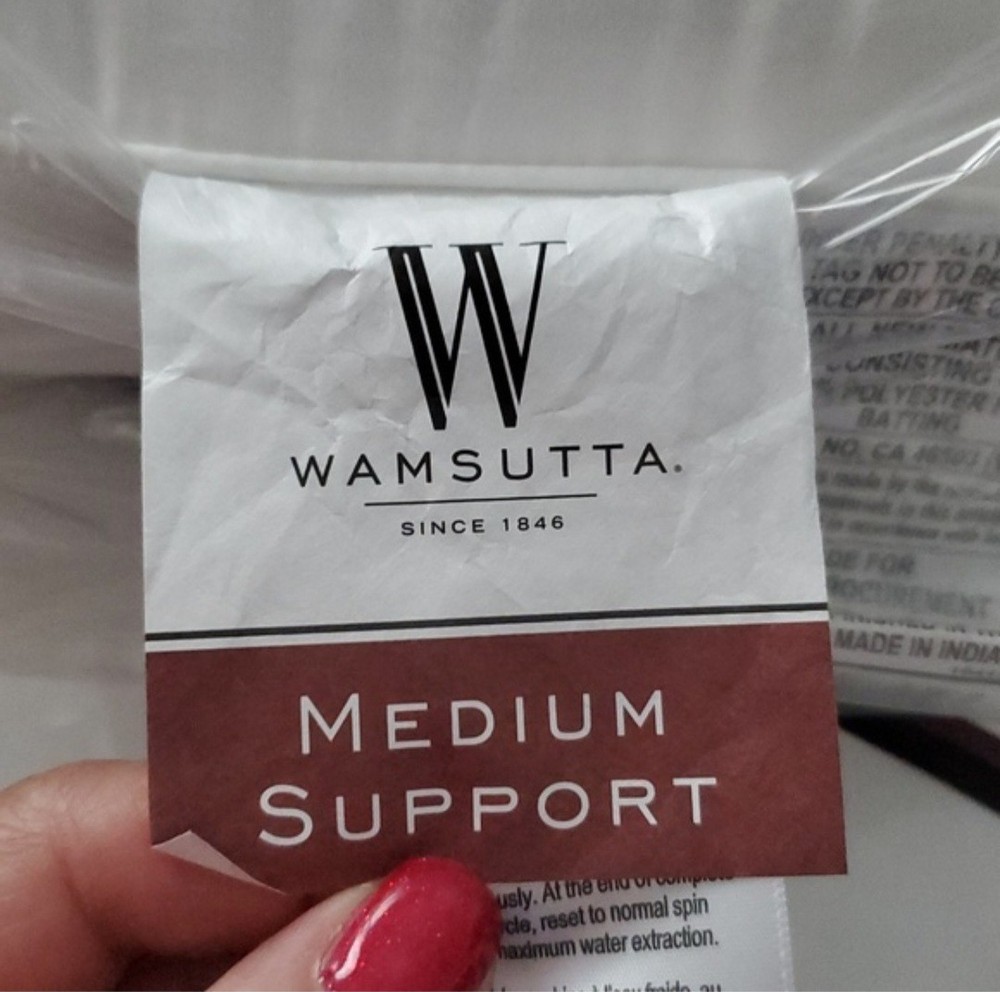 New WAMSUTTA Medium Support Standard/Queen Size 1 Pillow. White.