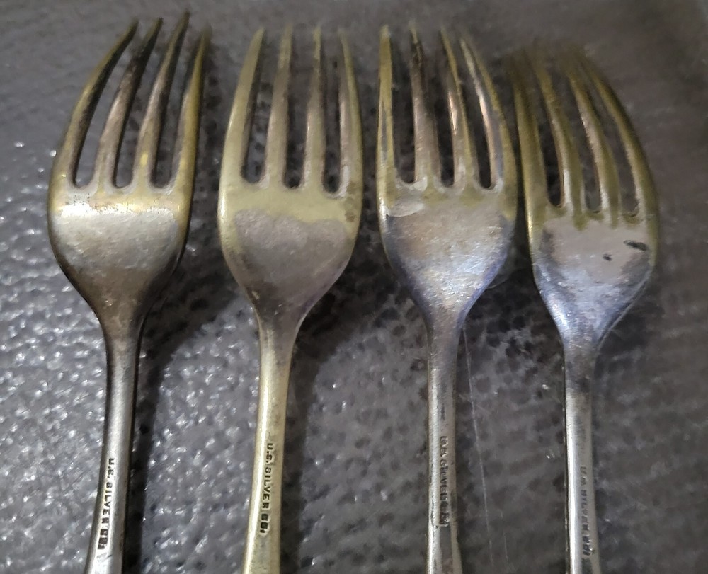 US Silver Co 8 Forks 7" Unknown Pattern