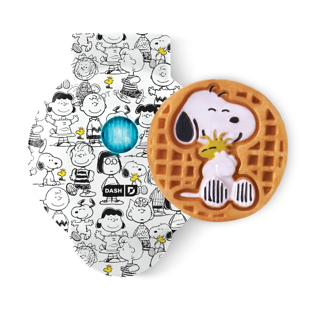 Peanuts x Dash Mini Waffle Maker 4 Inch, (Black & White)