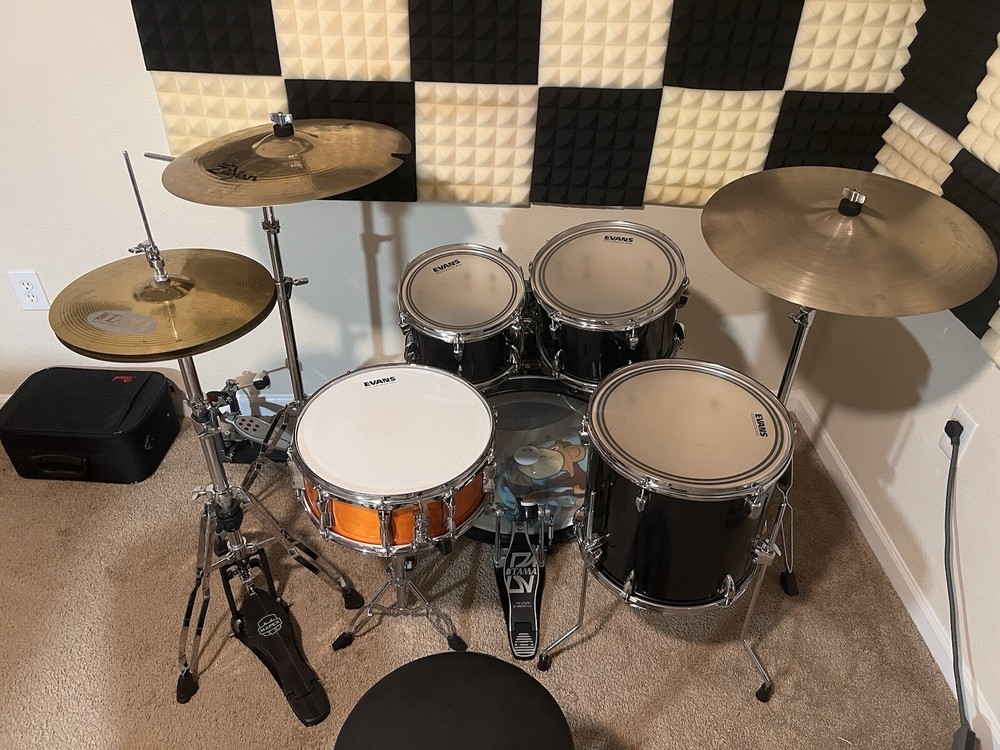 Drumset With Cymbals