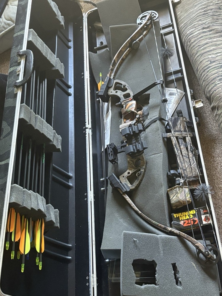 Thunder Head 125 Grain Compound Bow & Arrows