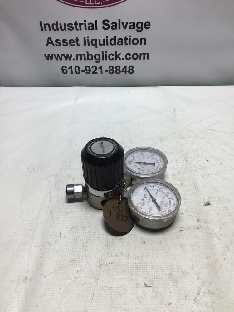 Air Products E11-E-A144D Gas Regulator With Gauges