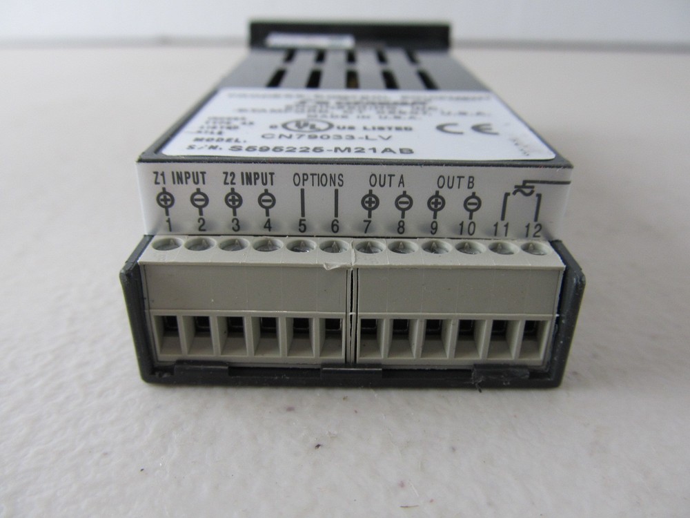 Omega Engineering Process/Temperature Controller CN79033 CN79033-LV